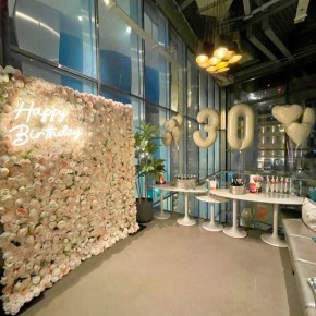 birthday flowerwall neon lights balloons