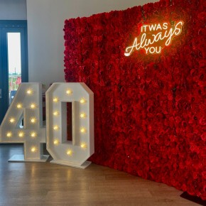 40th birthday flowerwall neon