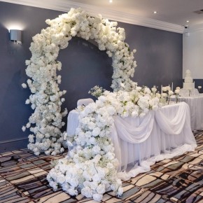 Wedding flowers at London Croydon Aerodrome Hotel.