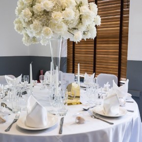 Wedding flowers at London Croydon Aerodrome Hotel